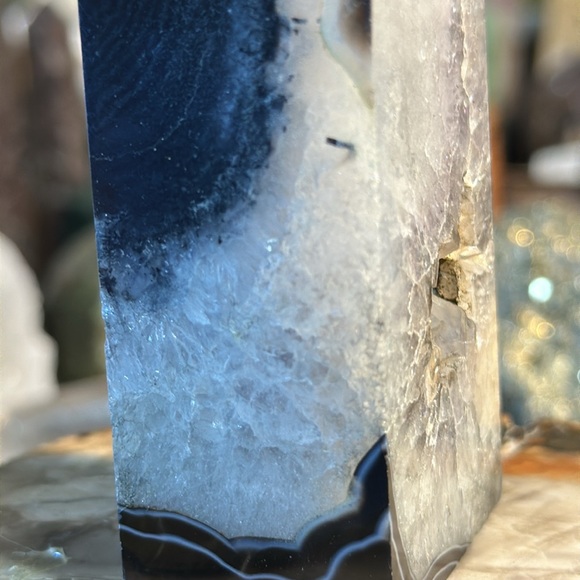 🎄SALE🎄Agate 4 Sided Crystal Point With Druzy! - Picture 12 of 14